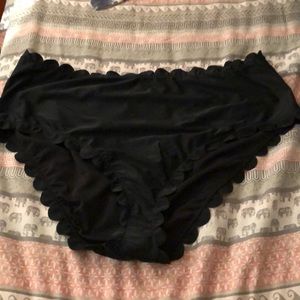 Black tulip bottoms size 18